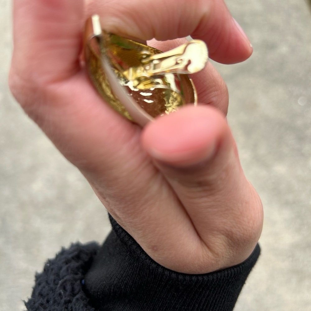 Women’s gold clip on earrings - Picture 9 of 9